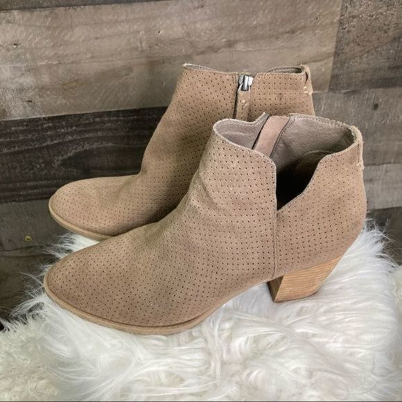 Dolce Vita Janie Perforated Ankle Boots Dark Taupe Suede Booties - Picture 2 of 11